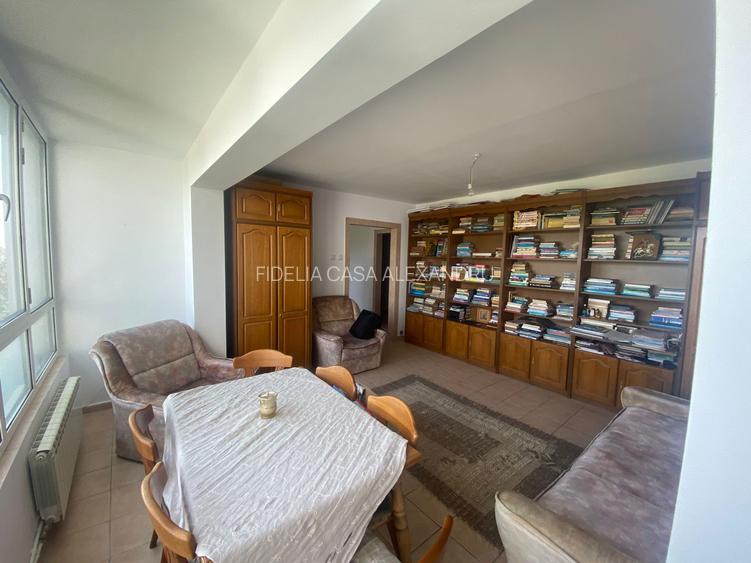 Apartament 3 camere de vanzare Tatarasi - 2