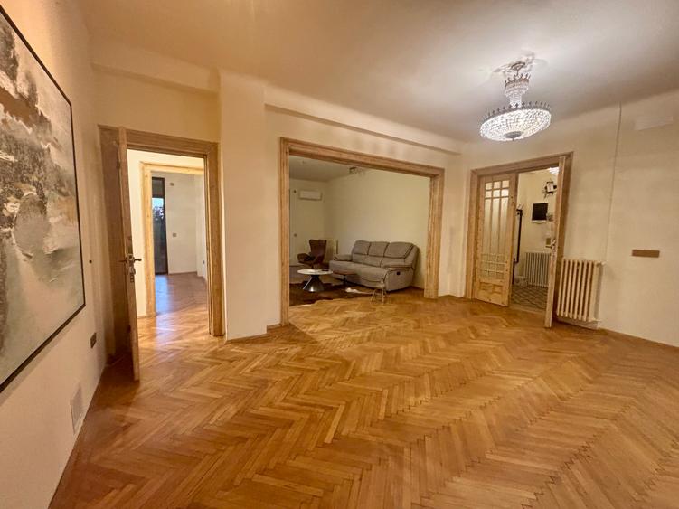 Inchiriere apartament cu 4 camere cu vedere in Parcul Cismigiu