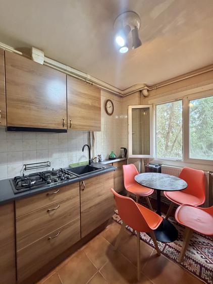 Apartament 3 camere, etaj 1, semidecomandat, zona Olimpia-Stadion