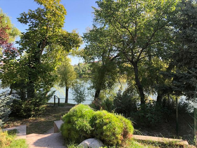Vila 6 camere cu iesire la lacul Baneasa teren 317 mp