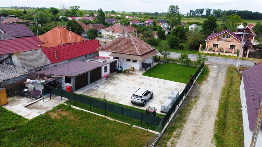 VIDEO | Casa cu teren generos si deschidere la 3 strazi | 10 minute de Satu Mare