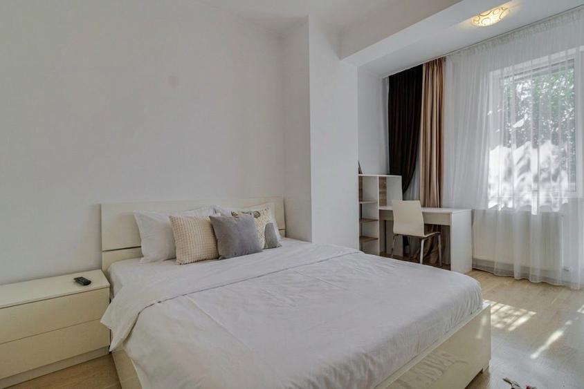 3 camere, LUMINOS, 90 mp + gradina 150 mp, View SUPERB,  Parcare!