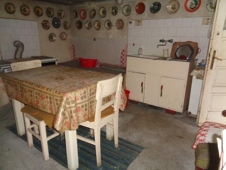 Vanzare casa 220 mp utili, teren 860 mp, Semicentral