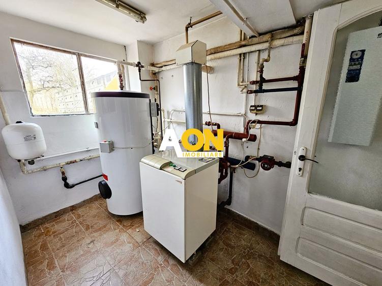 Casa 10 camere, 878 mp teren, toate utilitatile, Barabant