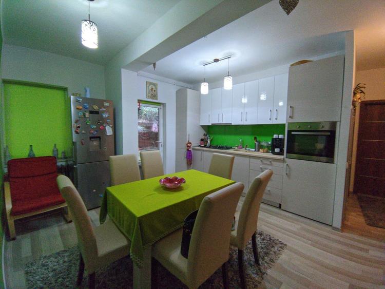 Apartament 3 Camere semidecomandate, Floresti, Str Razoare, Gradina