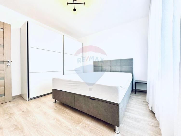 Apartament cu 3 camere de închiriat