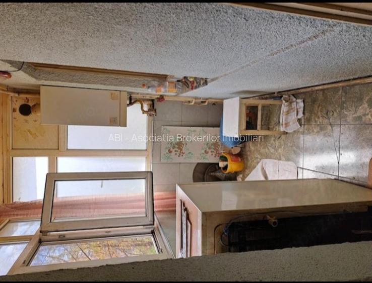 Dristor/Ramnicul Sarat,ap 2 camere,cf1 bloc 1983/92.000euro - 4