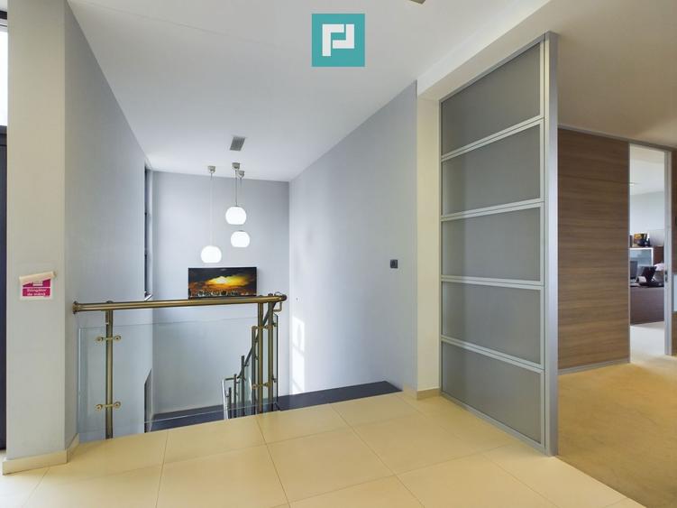 Spațiu comercial modern cu parcare proprie