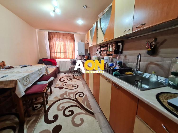 Apartament 3 Camere, 75 mp, Decomandat, Zona Cetate