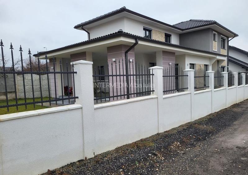 Casa noua de vanzare 4 camere in Alba Iulia zona foarte buna - 2