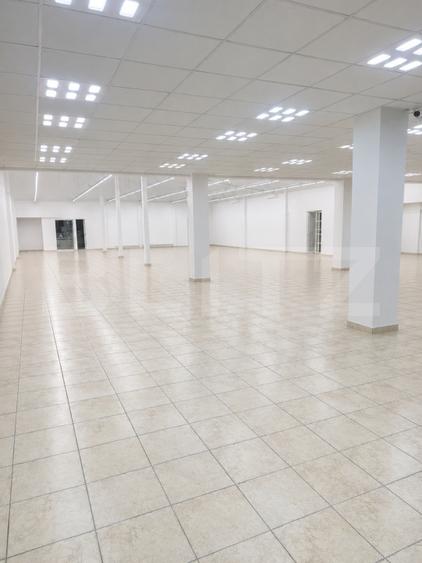 Spatiu comercial de inchiriat, 800 mp, locatie vizibila - Centura Bistritei