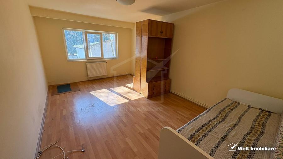 Apartament 2 camere, Plopilor, etaj 1, camere decomandate, centrala proprie !