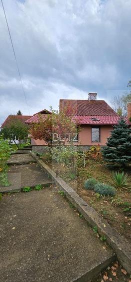 Casa cu 3 corpuri de vanzare,  6 camere, 400 mp + teren 2800 mp I Barcani - 3