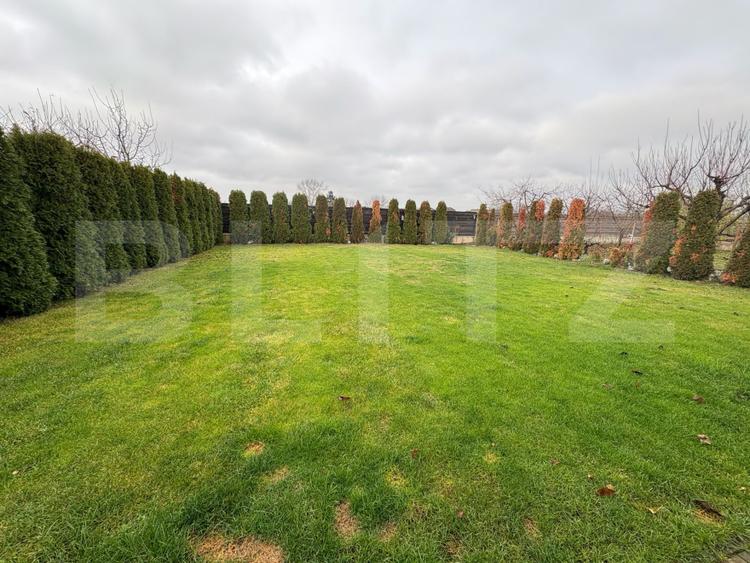 Casă de vânzare 239 mp, teren 5,6 ari,  zona Titulescu