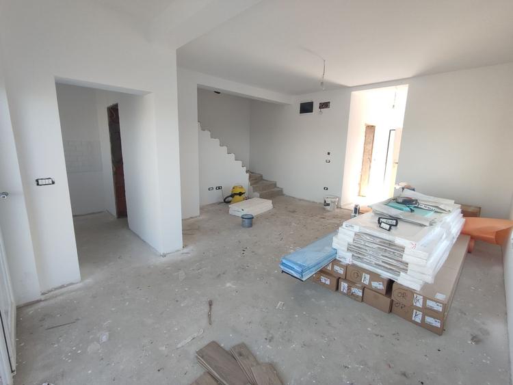 Sanandrei,Duplex P+E, Drum Asfaltat, Proiect Modern.