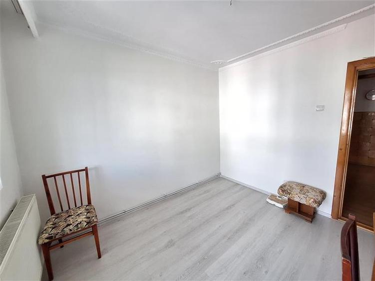 Apartament 3 camere decomandat , zona Nord-Bacau