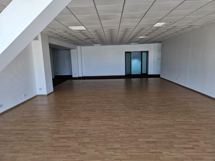 Spatiu birouri, Cladire birouri 6 incaperi 1100mp