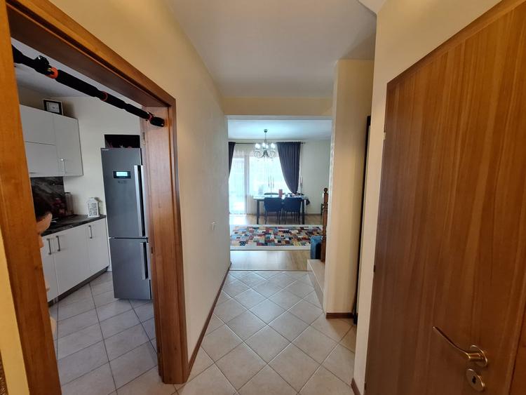 Casă de vânzare, P+1, 3 camere, 2 băi, 110mp, Zona Micești