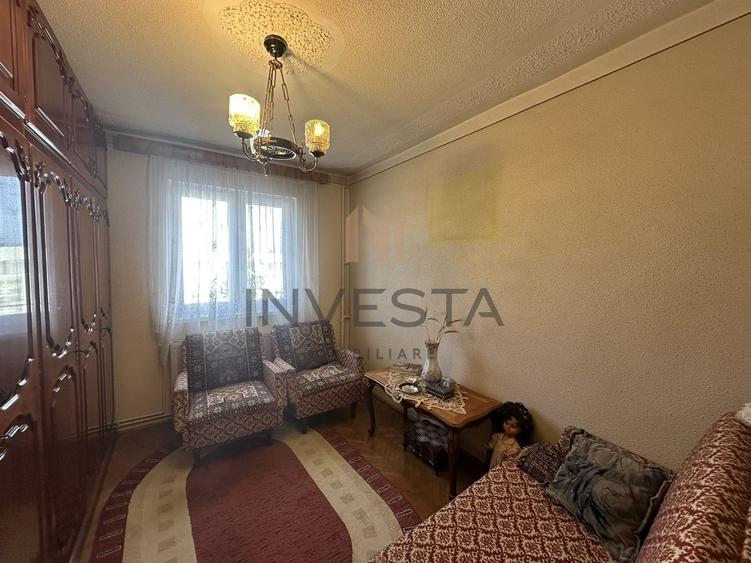 Apartament 3 camere decomandate zona Piata Hermes.