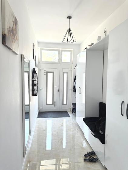 Casă modernă elegantă, curte generoasă de 700 mp în zona Episcopiei