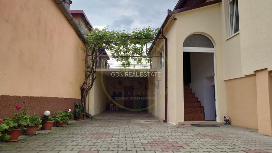 Casă individuală cu demisol + parter • 130 mp utili • Curte 237 mp • Garaj - 2