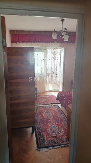 Apartament 4 camere , central, bulevardul Independentei 6 - 11