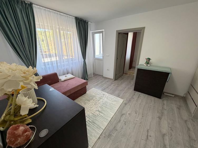 Apartament 3 camere, etaj 2 - Cugir