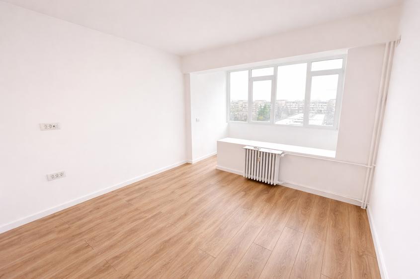 Apartament 2 Camere | Complet Renovat | 5 Min Metrou | Vedere Libera |