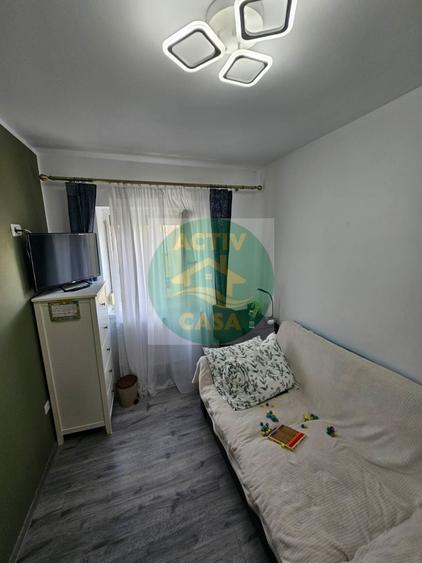 DE VÂNZARE – APARTAMENT CU 3 CAMERE