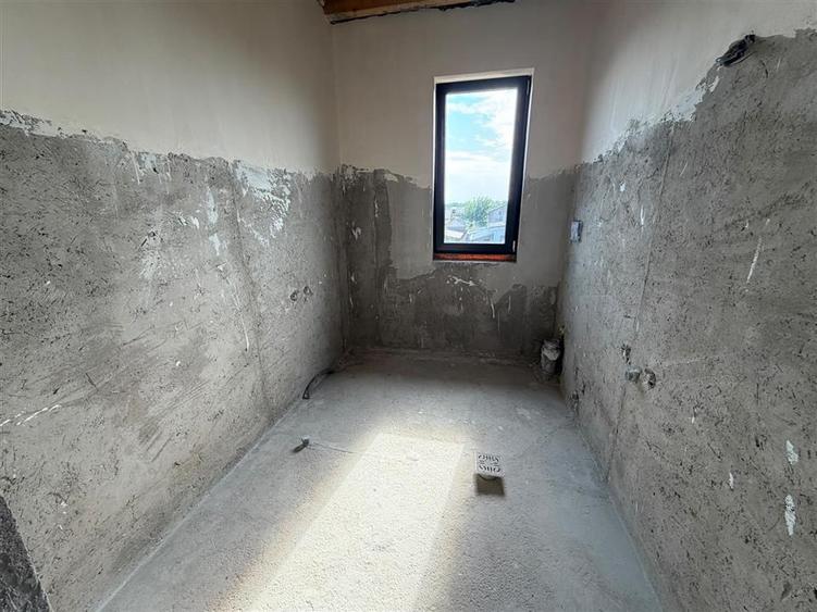 Vila P+1 duplex de vanzare in Vanatori cu utilitati