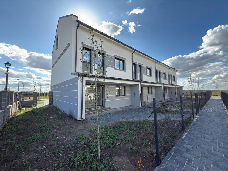 Dezvoltator - Case Premium într-un Cartier Privat.