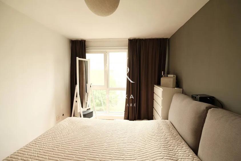 Apartament 2 camere, 48 mp, garaj, etaj intermediar, AC, zona Eroilor!