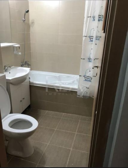 Garsonieră 32 mp | Piața Veteranilor | 3 min Metrou | Etaj 3 |