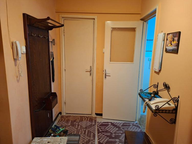 De vanzare apartament 3 camere confort 1 in Dambu