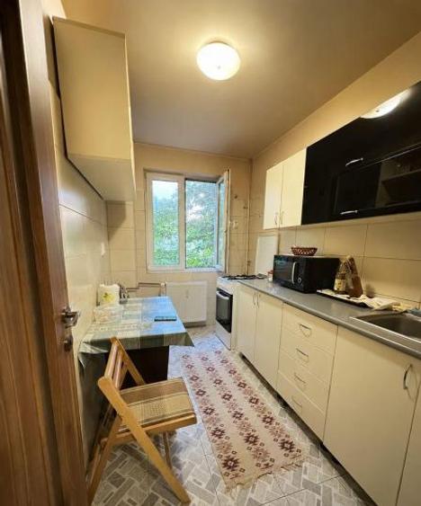 Apartament 2 camere etaj 4 metrou Romancierilor