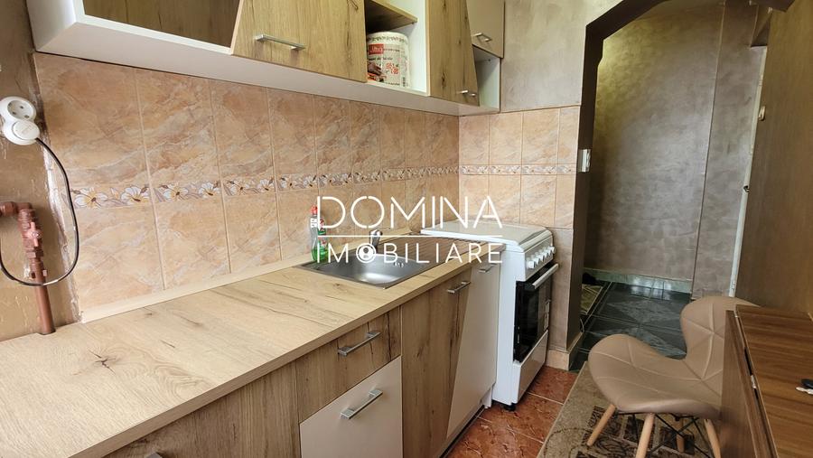 Vânzare apartament 3 camere, renovat, Aleea Plopilor, Târgu Jiu