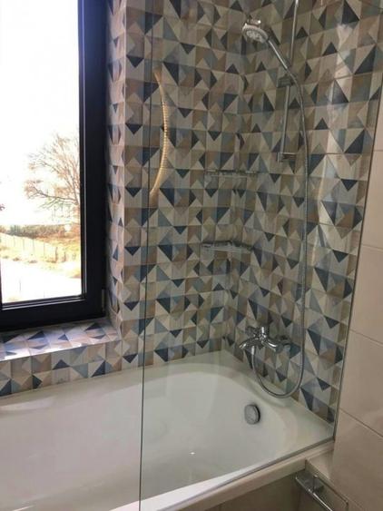 Apartament lux, frontal la mare, cu garaj subteran