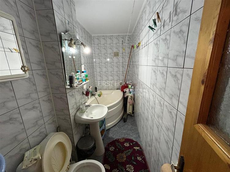 Apartament cu 3 camere de vanzare et. 2,  zona Sud. - 11