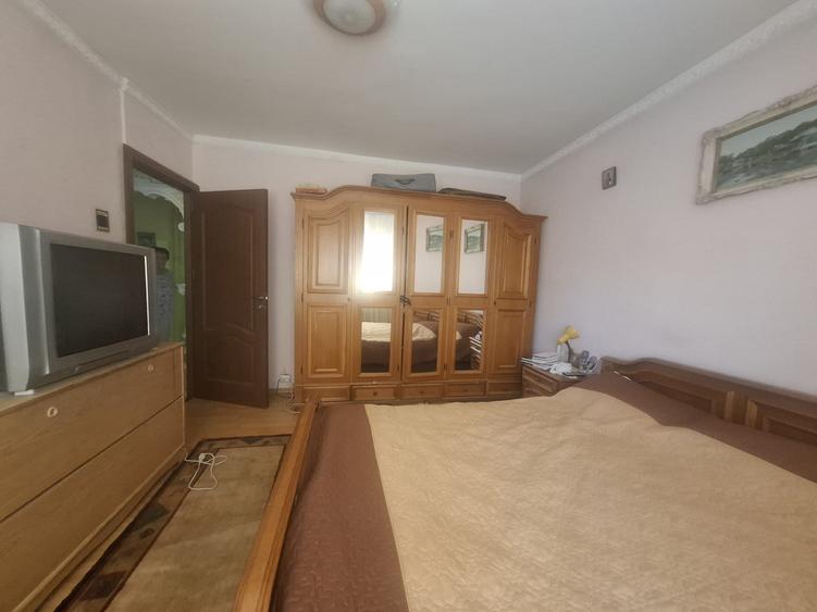 Inchiriere apartament 3 camere mobilat -Casa de Pensii Mall Vitan-PARCARE