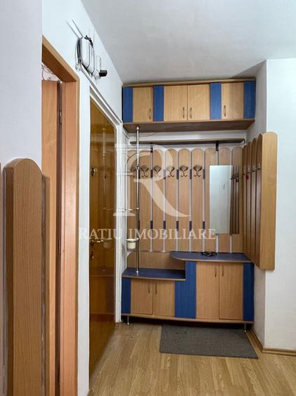 Apartament cu 3 camere | Decomandat | Parcare | Nufărul | Oradea