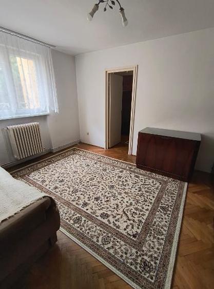Vand apaqrtament cu 2 camere cf. 2, nedecomandat etaj 4/4, zona Aleea Savinesti