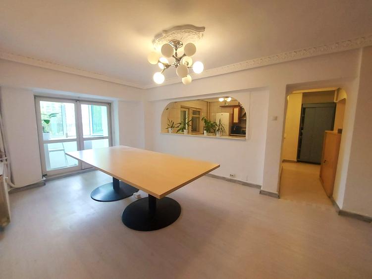 De vanzare - Apartament spatios Piata Alba Iulia 5