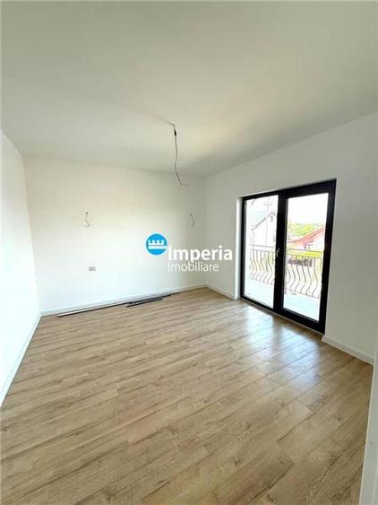 Vila P+E 126 mp, beci, 465 teren, Asfalt, Omenia, Valea Adanca