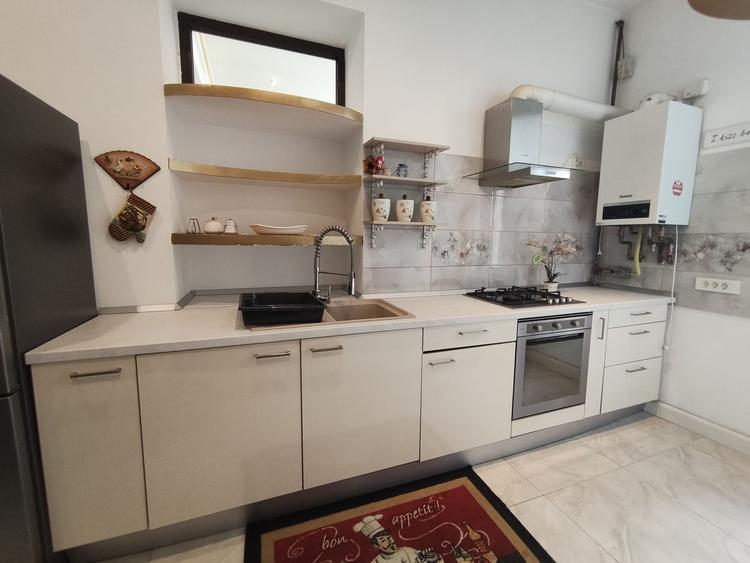APARTAMENT 3 CAMERE ZONA SINAIA