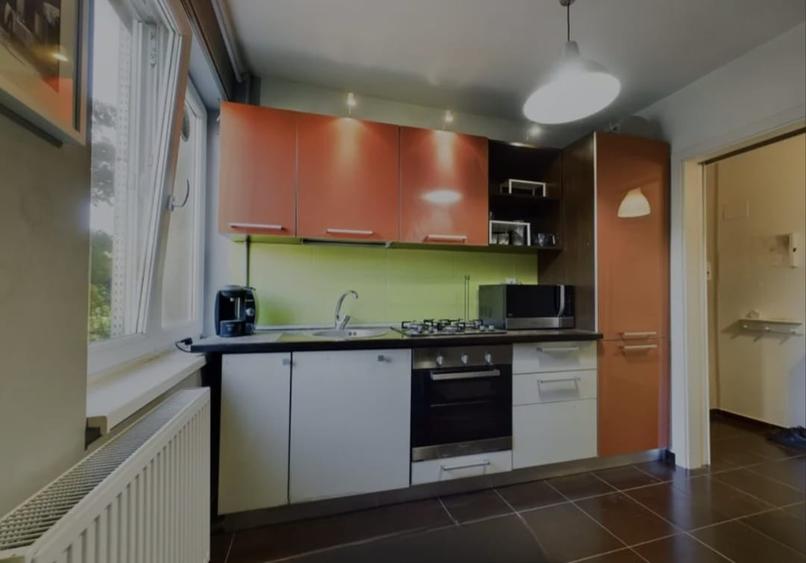 DE INCHIRIAT Apartament 2 camere, 50mp, etaj 2 - ULTRACENTRAL