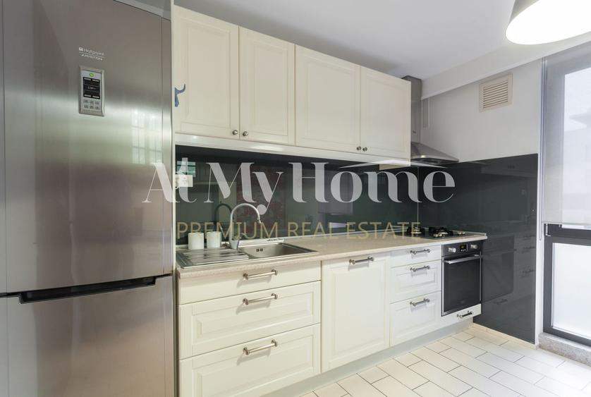 Apartament superb si spatios cu 3 camere, mobilat Bo Concept, 2 parcari, boxa