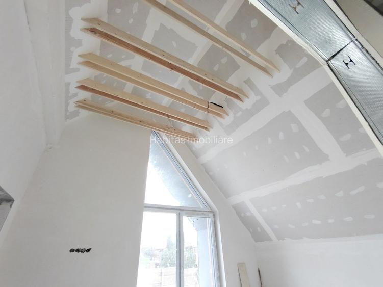 Casa cuplata, noua, intr-o zona de case- linistita,in Dambul Rotund - 9