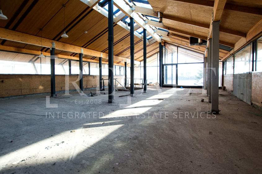 Vanzare casa. vila 7 camere | Arhitectura deosebita, Deschidere lac | Petricani