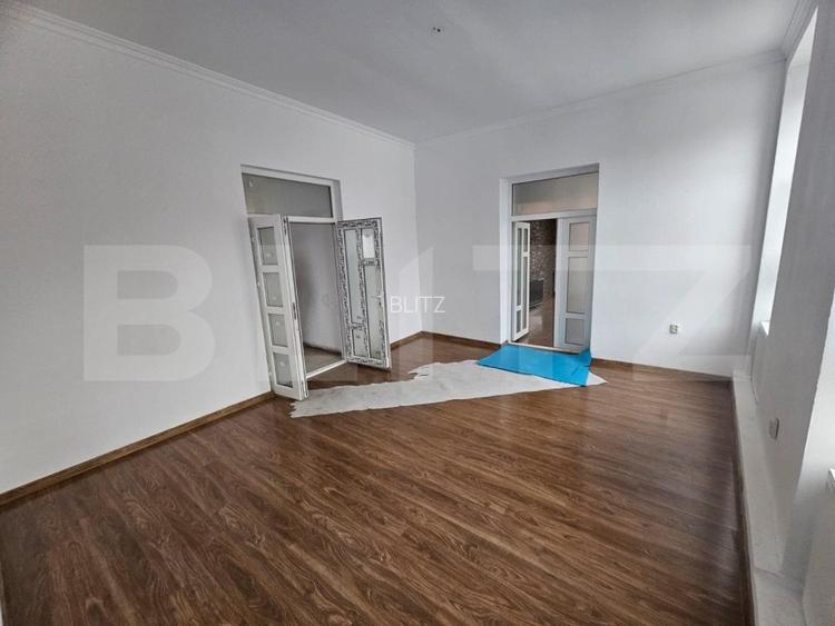 Casa de vanzare in centru orasului ideal ca si spatiu comercial - 9