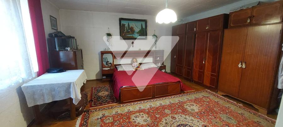 Casa individuala din 2 corpuri 6 camere 2 bai teren 2109 mp Rusi Sibiu